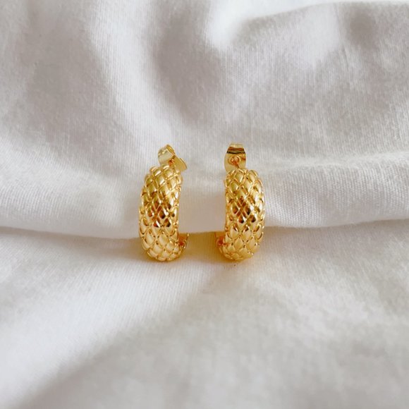 Hoops earrings NEW gold chunky hoops - Picture 4 of 9